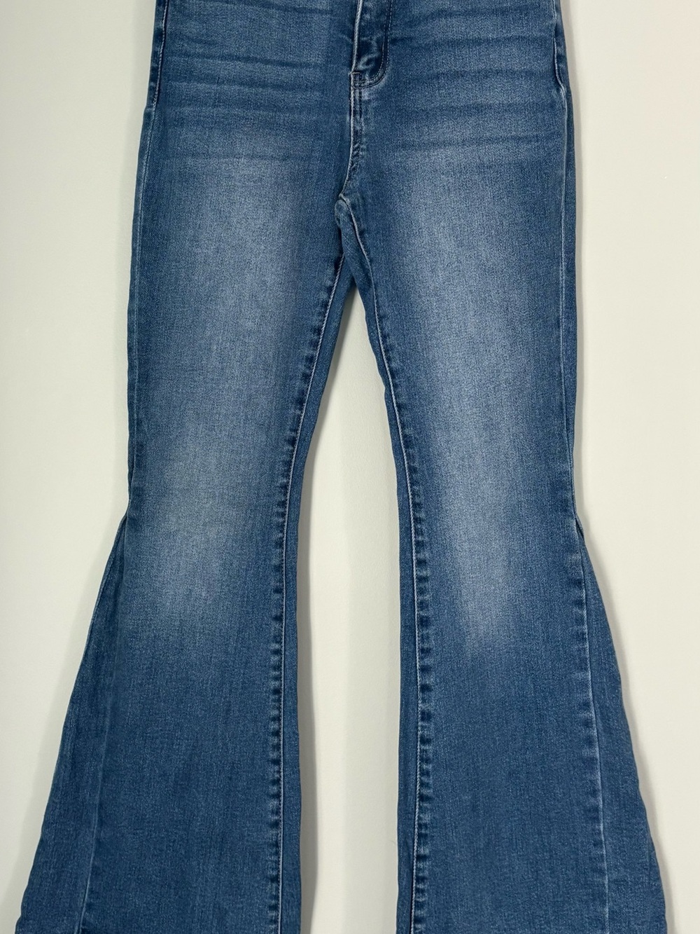 KanCan High Rise Flare Jeans Size 5 / 26 Medium Wash Wide Bell Bottom Stretch